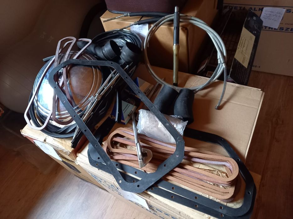 Piese noi Skoda S100 + autoturism Skoda S100 complet