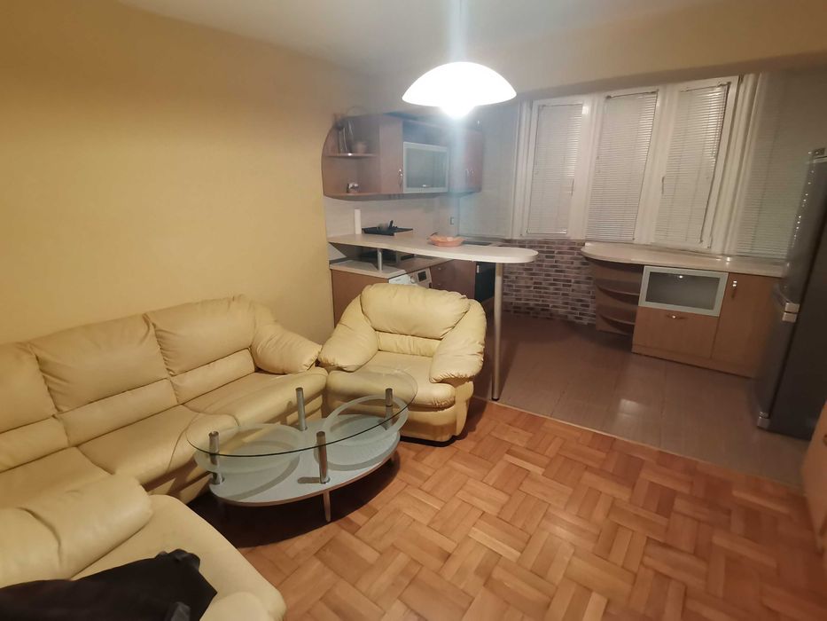 Дава се под наем Двустаен апартамент в Бургас, Братя Миладинови - 61 кв.м за 357 € - Снимка #1