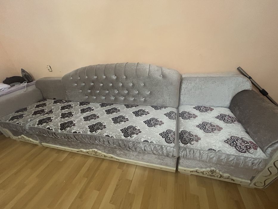 Продам диван 3,70