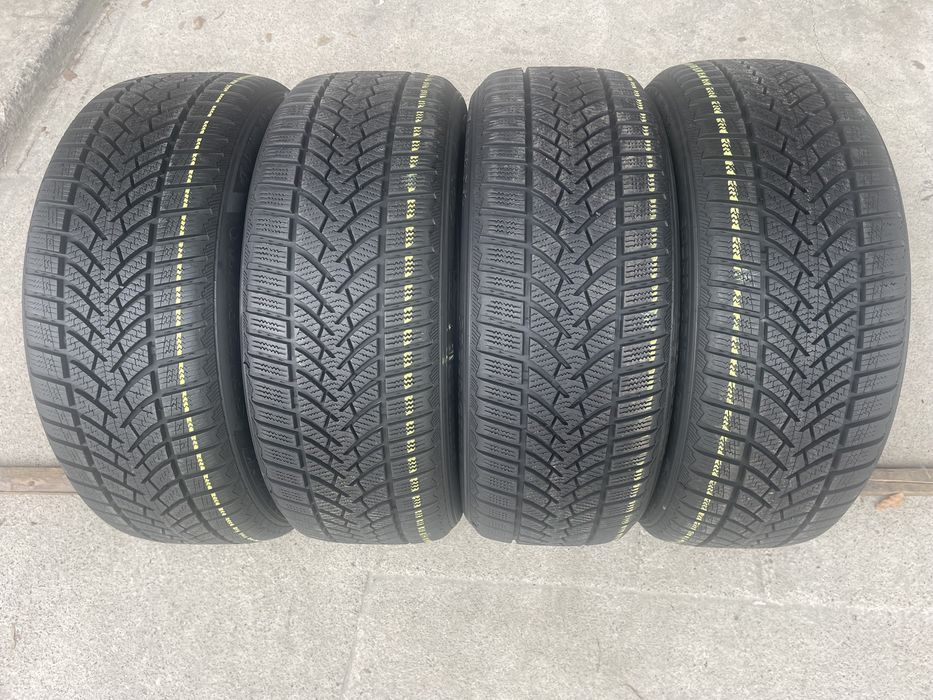 4 anvelope de iarna 215/50/18 Semperit (ca si noi )