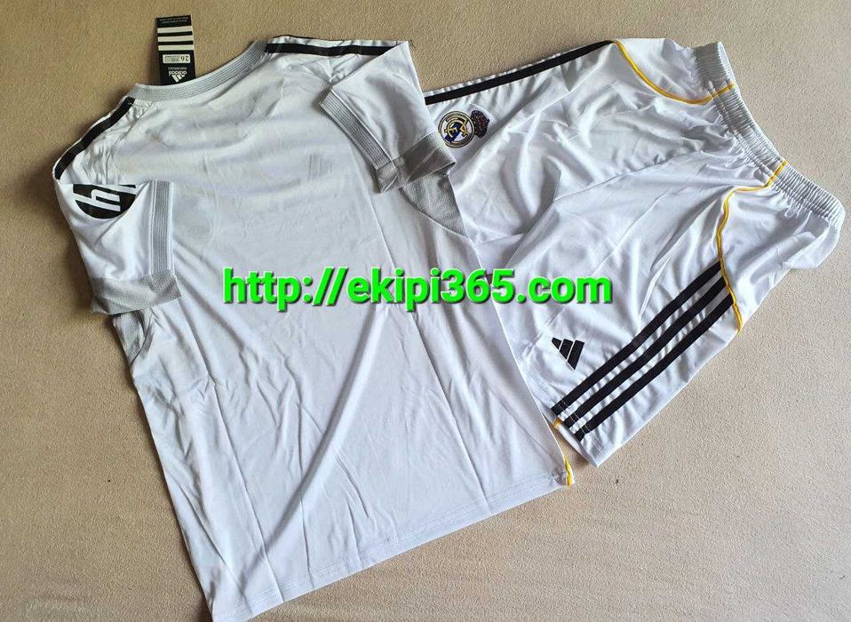 Реал Мадрид детски футболен екип 2-части НОВ