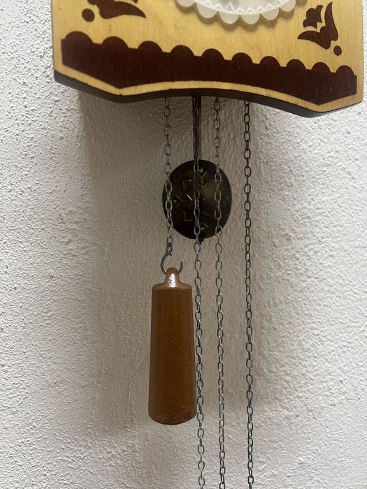 Антикварные часы  с кукушкой -новые