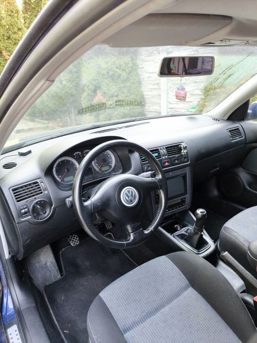 Vând Volkswagen Bora 1.6FSI