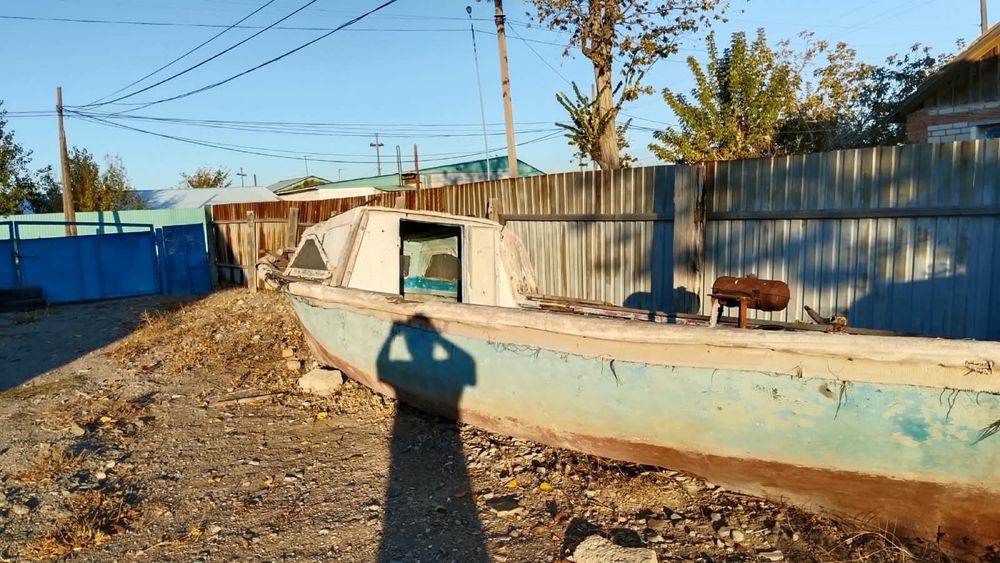 Продам лодку пластик