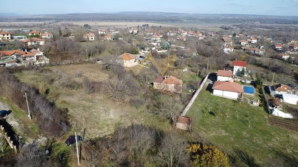 Парцел в Варна, област-с.Горен чифлик площ 1700 цена 23000