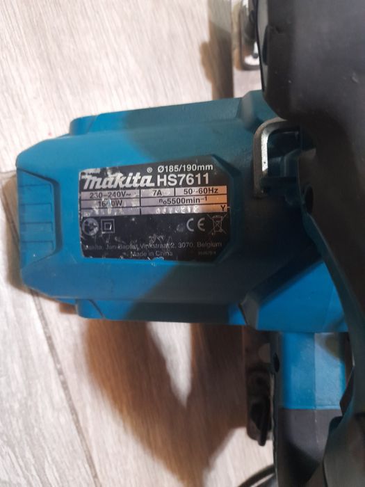 Circular Makita HS 7611
1600 wați
Funcționează foarte bine.
Filmare pe