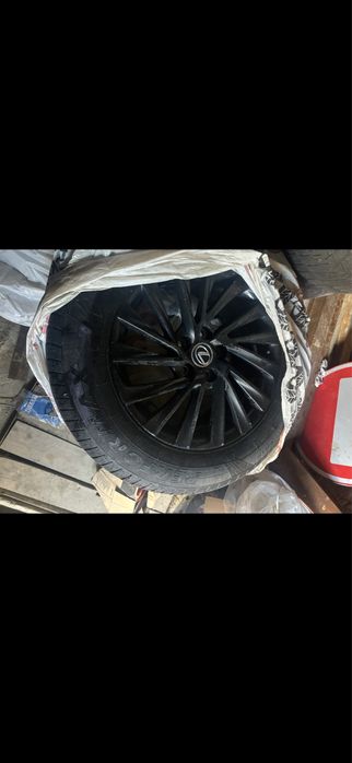 Шины летние в отл состоянии вместе с дисками