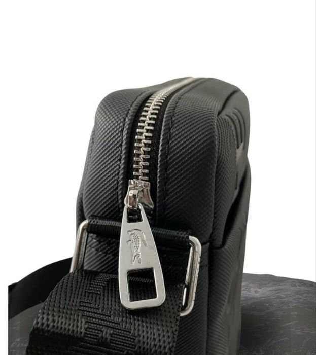 Продам барсетку лакосте, носил 4 дня