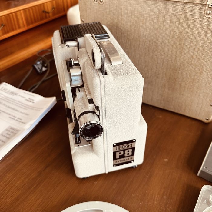 Винтидж кино прожектор EUMIG P8 Automatic 8mm + куфар и ролки