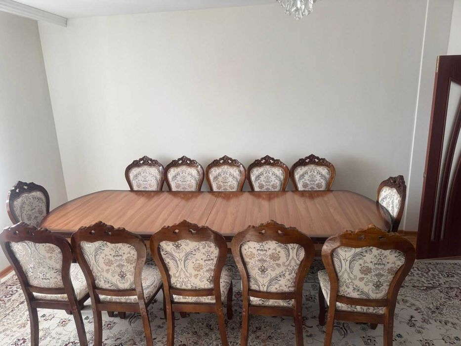 Продам стол и стулья