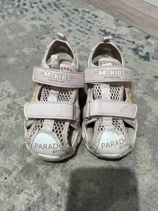 Сандали на девочку