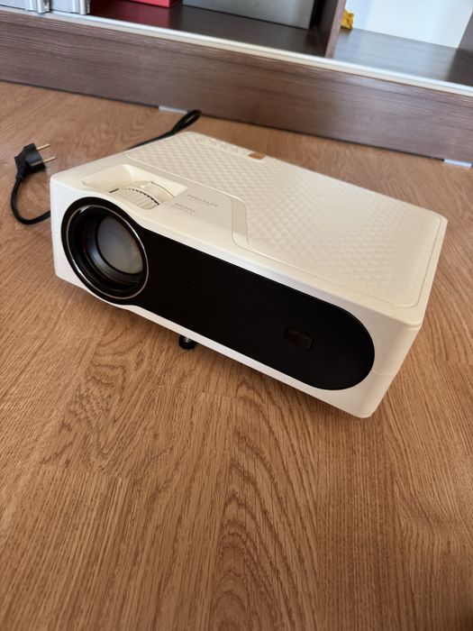 Проектор Everycom YG625A