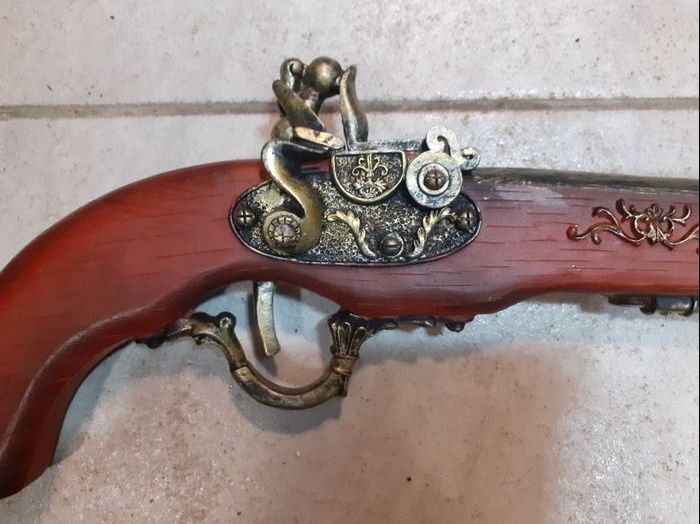 Красив кремъчен пистолет,пищов,оръжие