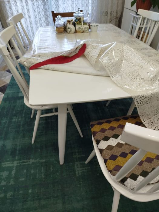 Стол кухонный белый
