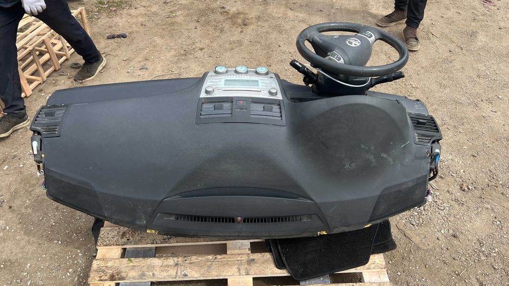 Панель (торпеда) Камри 45