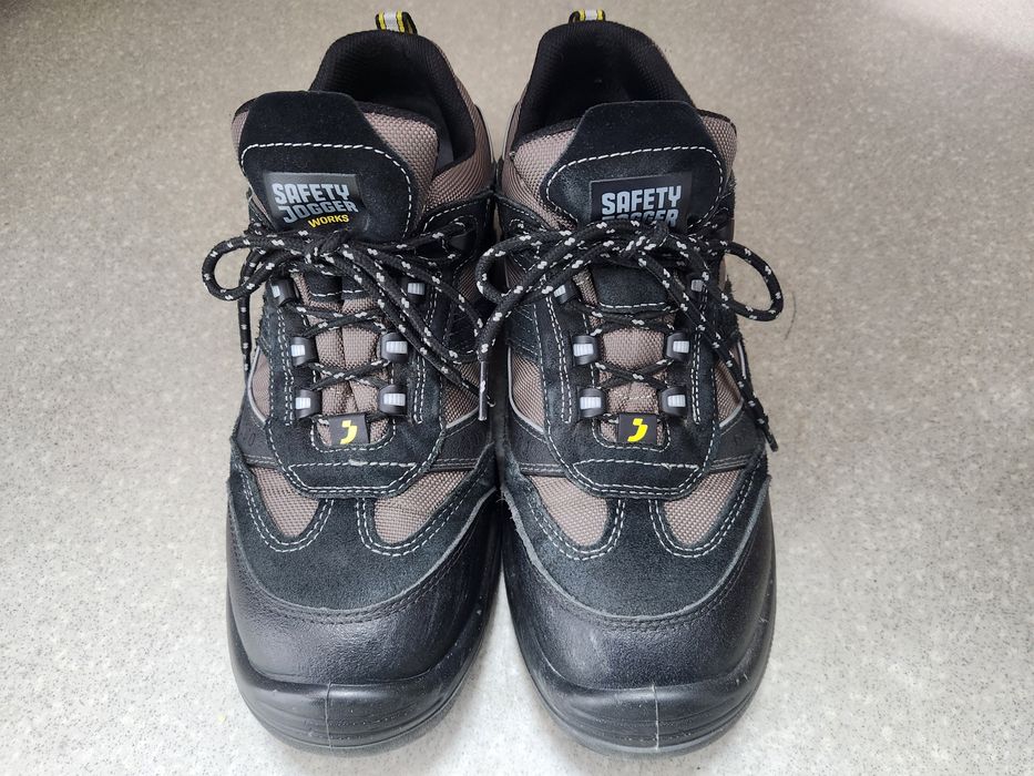 Продаю ботинки рабочие Sefsafety Joggers