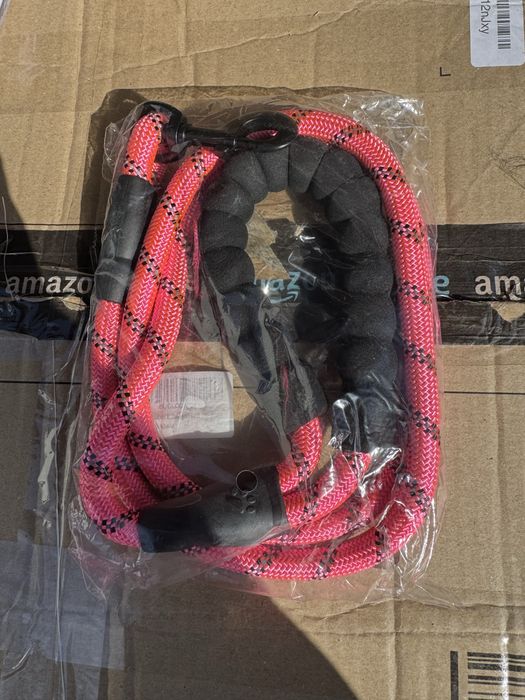 Lesă rezistentă din frânghie pentru câini de talie medie și mare