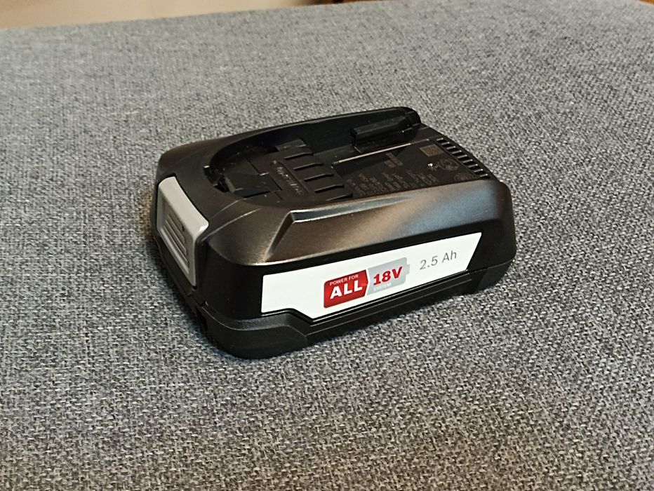 BoschLi-Ion,18V,2.5Ah, nou, original-Ungaria.