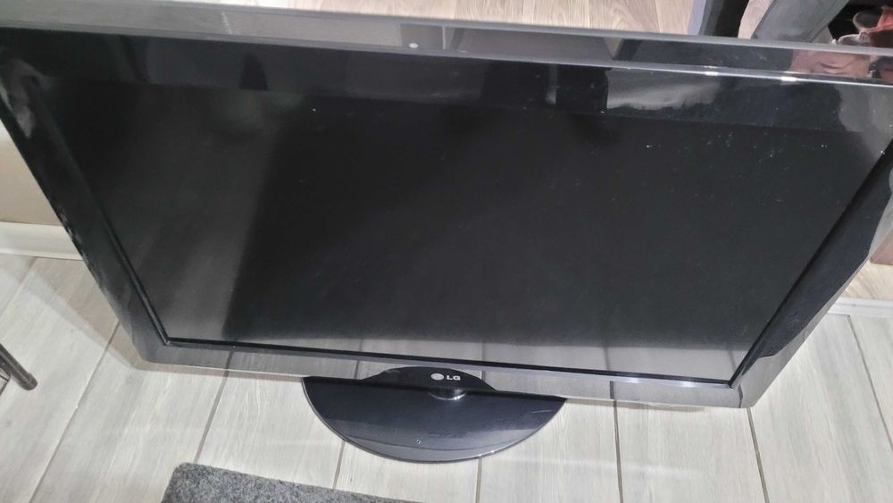 Срочно продам телевизор LG