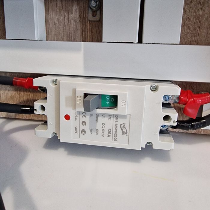 Sistem solar fotovoltaic  la cheie  portabil pentru rulote autorulote campevan cort camping casă