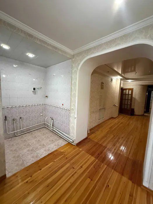 Квартира на Эльбек -Зор тв 3/2/4 общ пл 83м/77 серия ,2 балкона