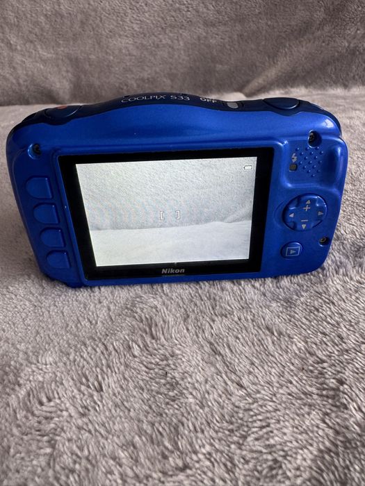 Nikon coolpix S33