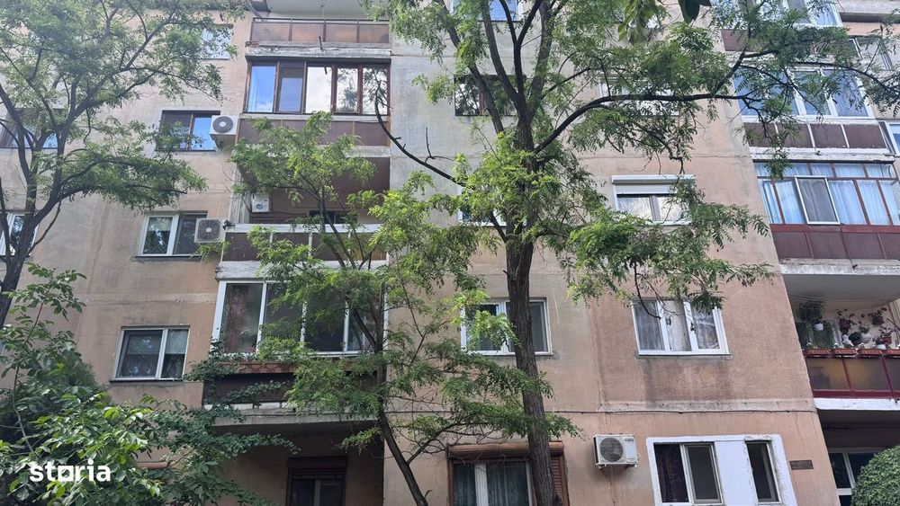 Apartament 3 camere de vânzare, str. M. Sadoveanu