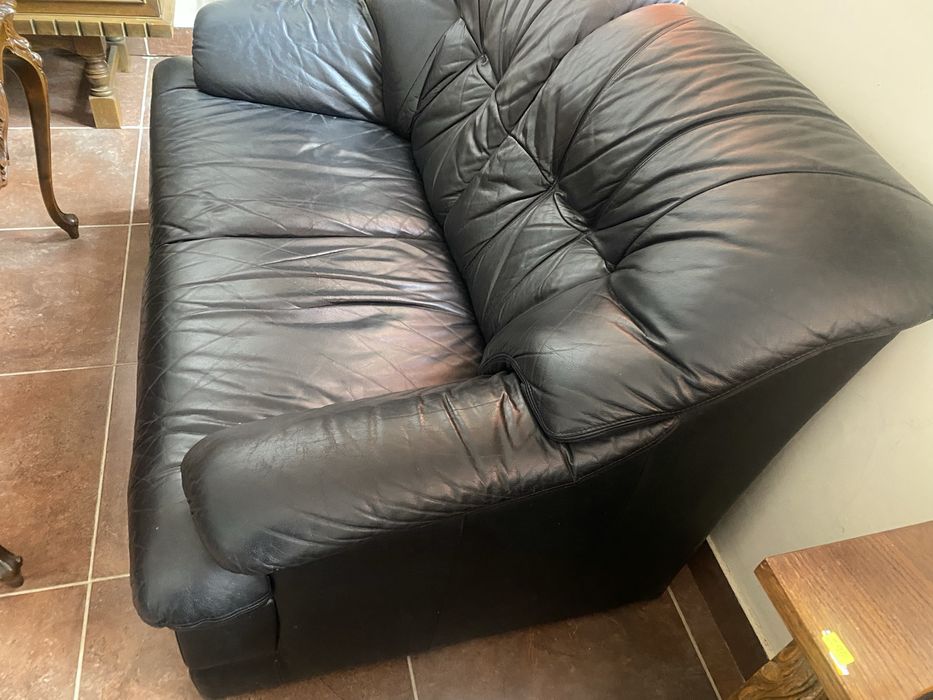 Двуместен диван от естествена кожа!