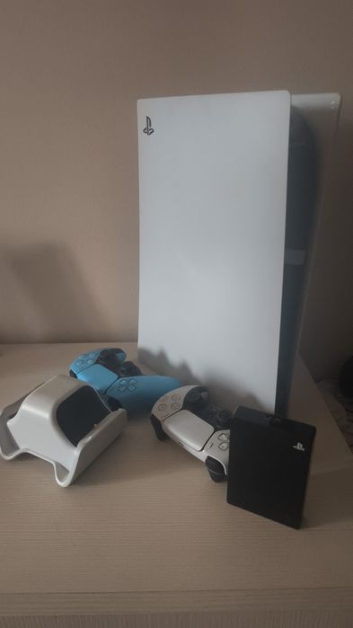Hard disk PlayStation 4tb și dock incarcare