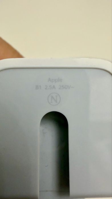 Кабель удлинитель (оригинал) Apple (EUR) на MacBook