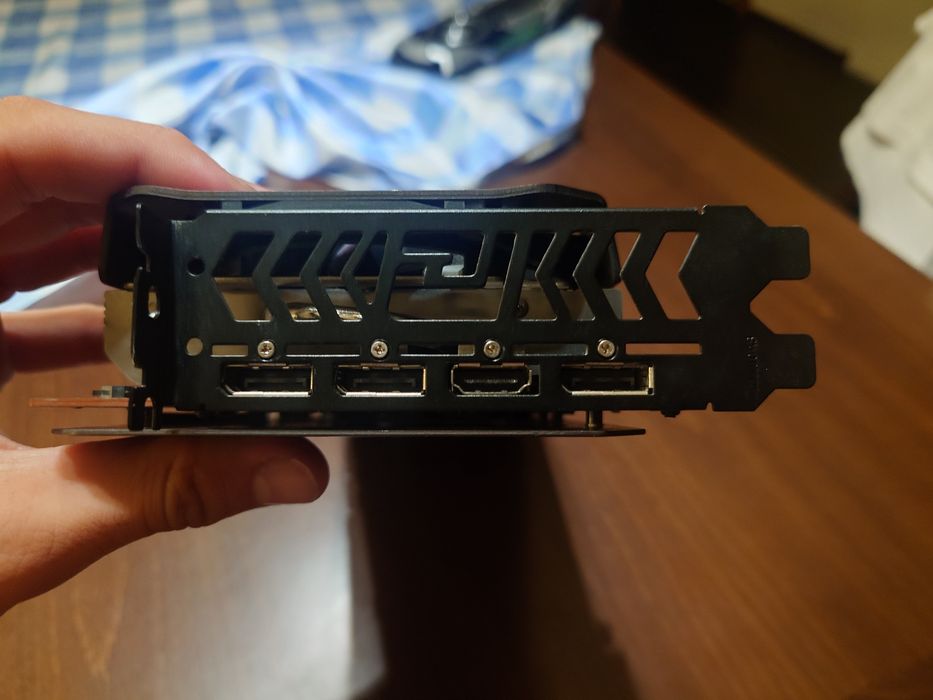 AMD Radeon RX 6700 XT