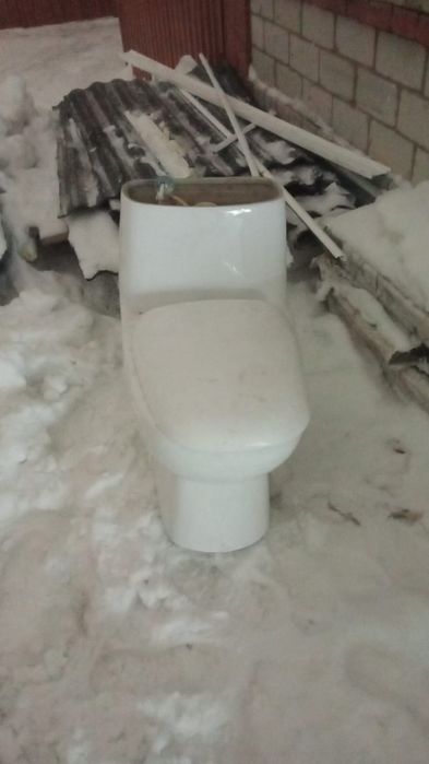 Продам б/у унитаз