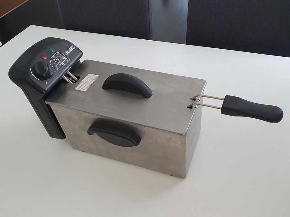 Friteuza profesionala Princess 2626, 2200W, 3 L