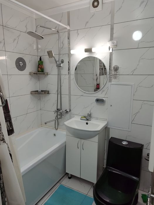 Продаётся 1 - комнатная.