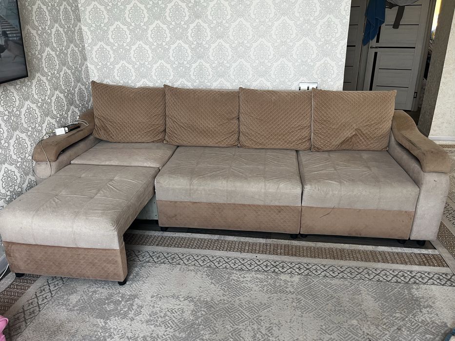Продам диван размер 275см. В куленовке