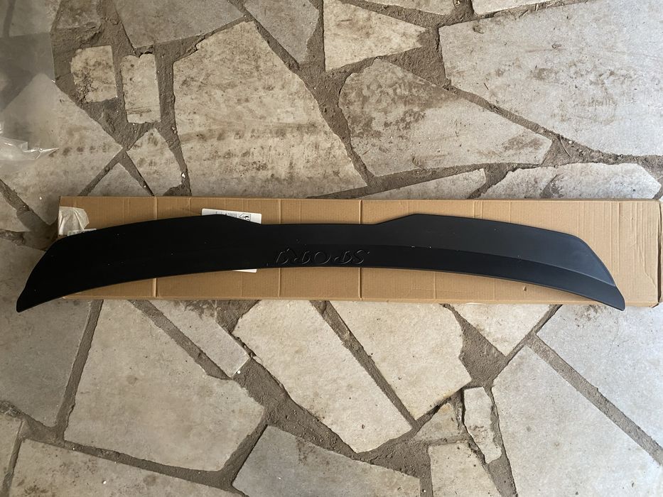 Универсален спойлер за кола