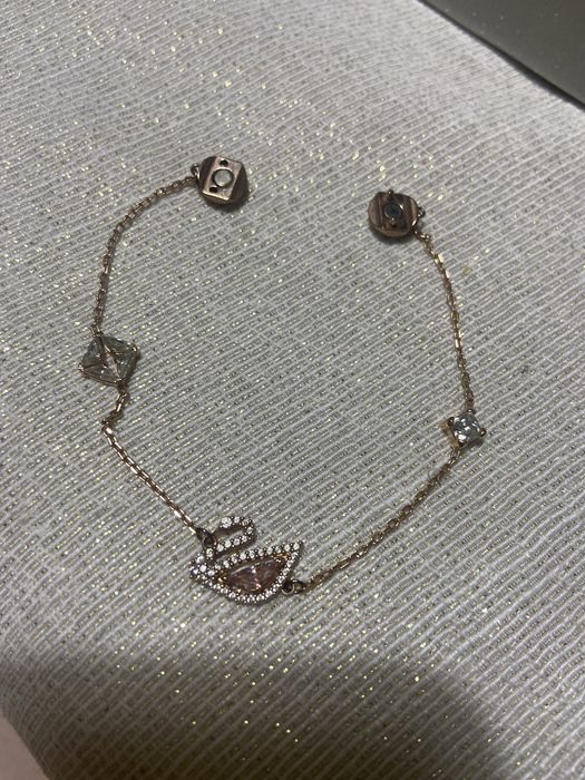 Bratara swarovski placata cu aur roz de 18 k