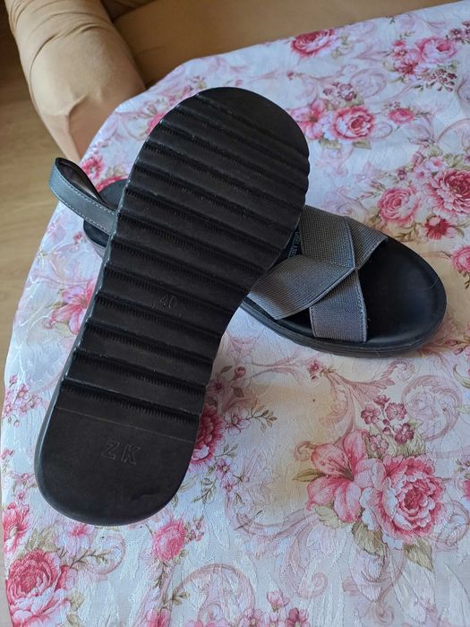 Дамски сандали .