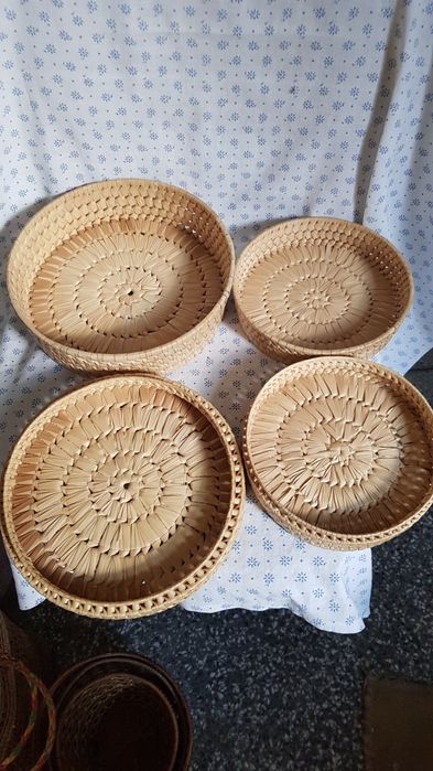 Плетен кош с капак, панер и др. битови предмети