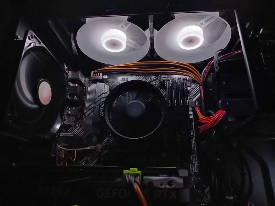 RTX 4060 Ti 16GB VRAM / Ryzen 7 5800X / 64GB DDR4 / 1TB NVMe - Компютър за Видео монтаж