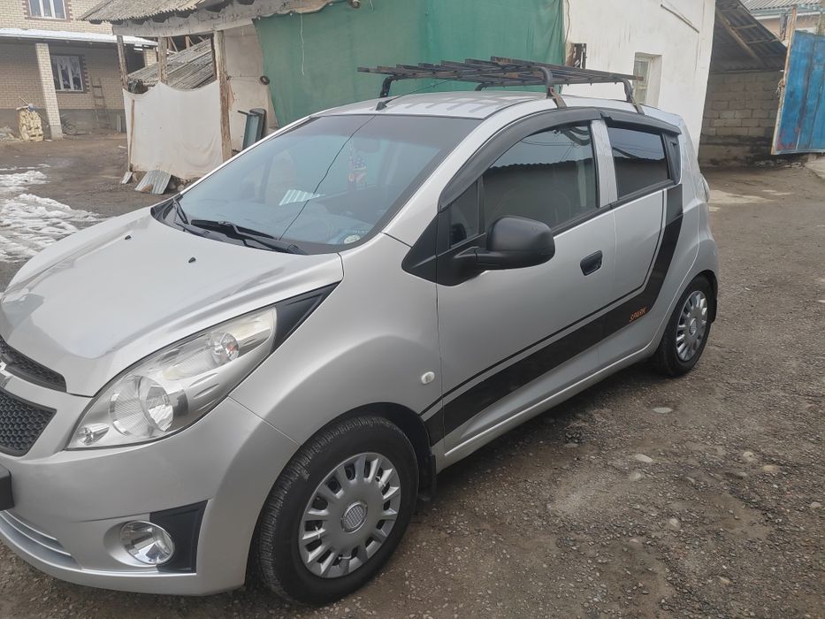 Спарк сотилади краска петно