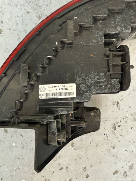 Set stopuri led cu semnalizare dinamica VW Arteon.