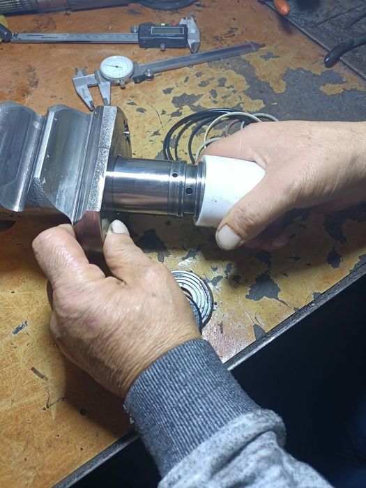 Reparati casete directie camioane