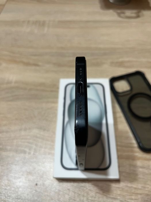 Продавам iPhone 15 128GB  Black в отлично техническо състояние