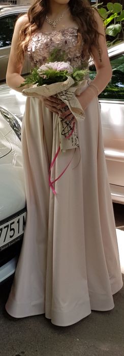 Абитуриентска рокля