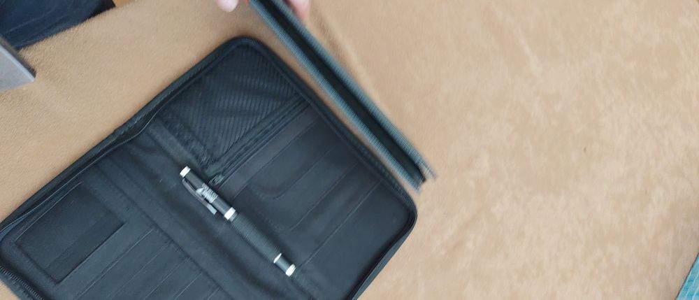 Продавам визитници