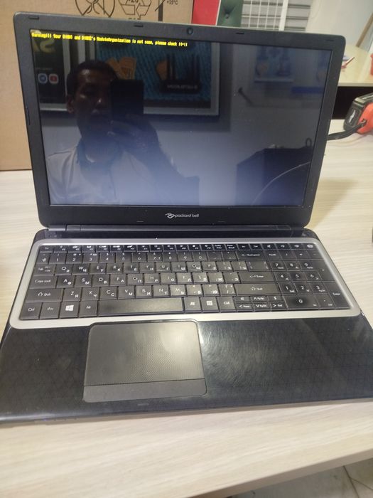 Packard bell noutbuk sotiladi