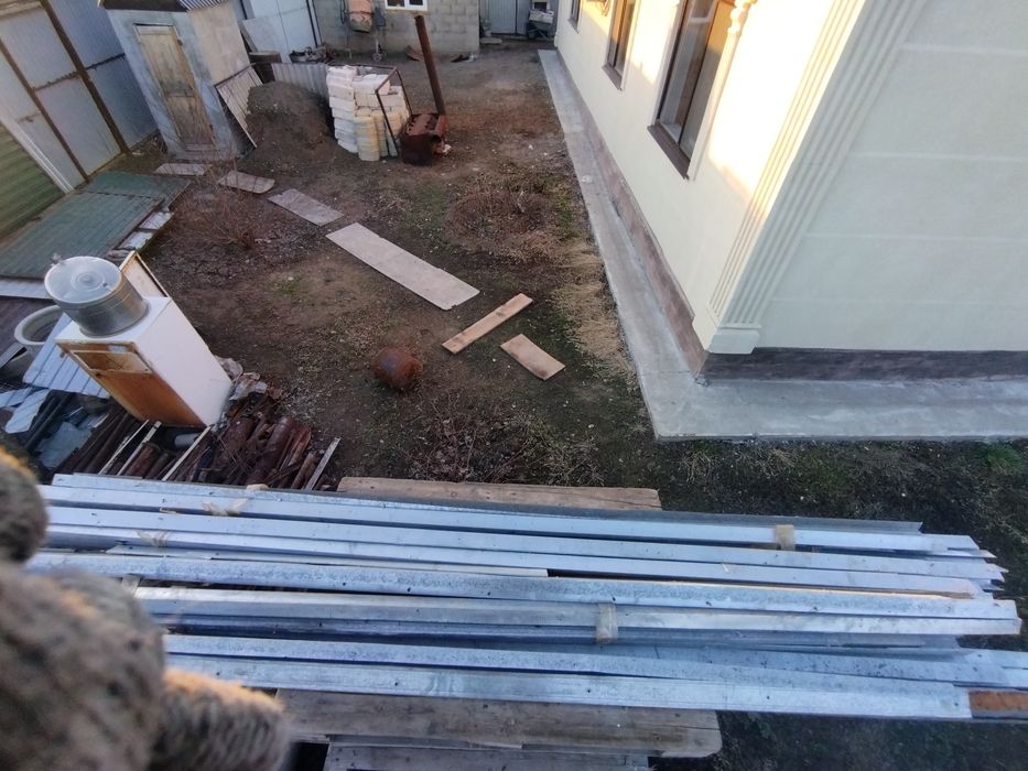 профиль стеновой потолочный.