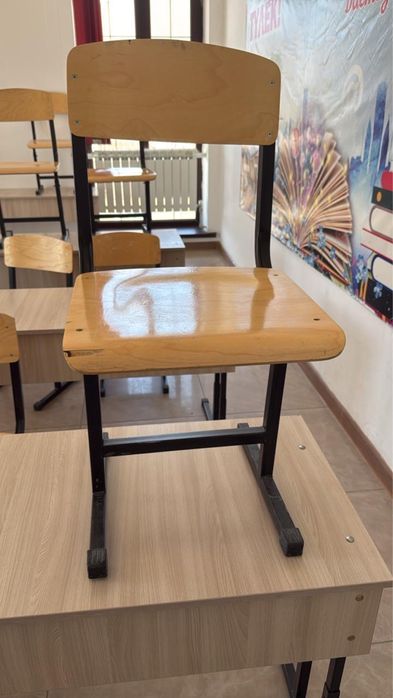 Школьная парта комплект одна парта 2 стулья