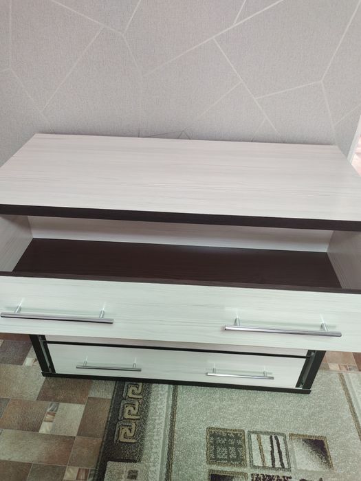 Продаю комод и стол компьютерный